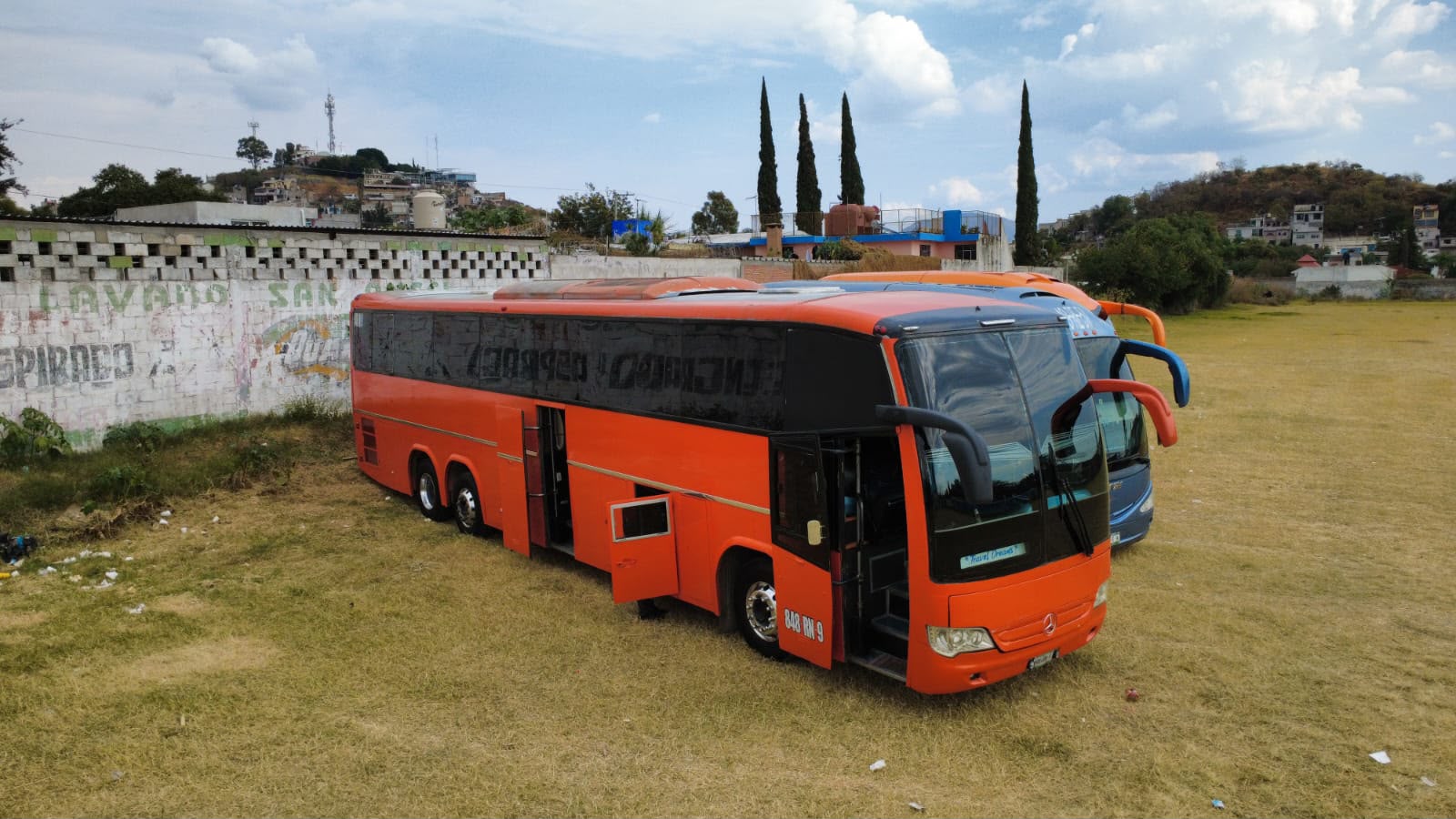 Camión OzzyBus naranja